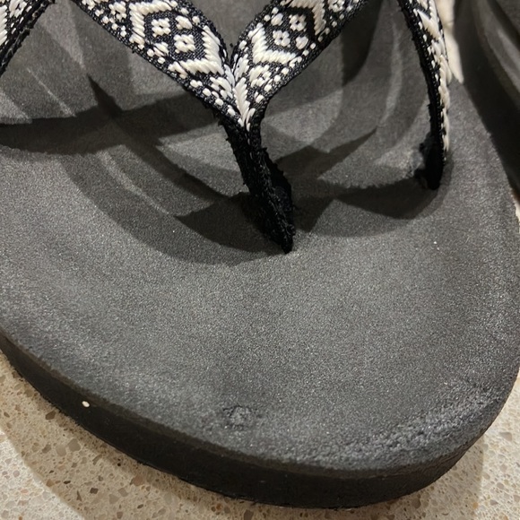 Minnetonka Black&White Thong Sandals Women’s size 10 - Picture 9 of 10
